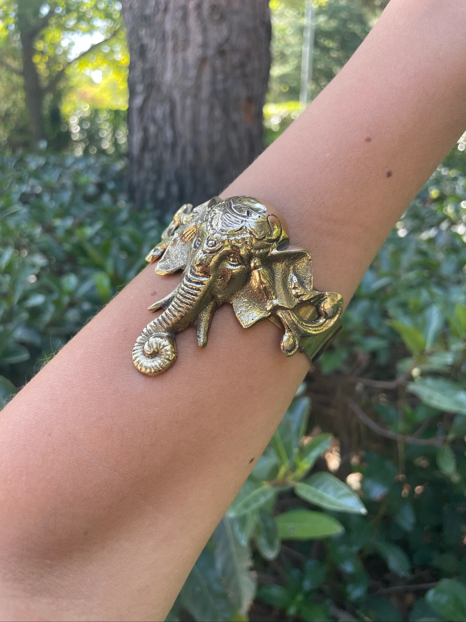 Brazalete étnico elefante dorado